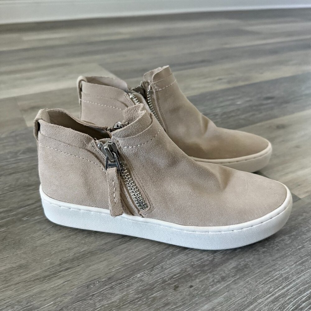 Dolce Vita Tobee Sneakers – Toffee Suede, Size 7.5W